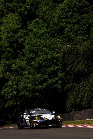 #97 - John Hartshorne / Ronan Pearson - Stratton Motorsport - Aston Martin Vantage AMR GT4 Evo | SRO / JEP
