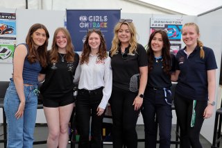 Girls on Track
 | SRO / JEP
