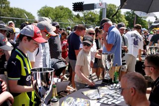 Pitwalk and autograph session | SRO / JEP