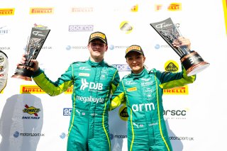 #21 - Will Orton / Jessica Hawkins - MK Racing - Aston Martin Vantage AMR GT4 Evo | SRO \ JEP