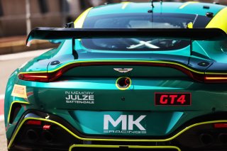 #21 - Will Orton / Jessica Hawkins - MK Racing - Aston Martin Vantage AMR GT4 Evo | SRO / JEP