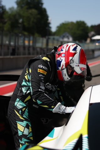#27 - Daniel Lavery / Darren Turner - Grange Racing with FSR - Aston Martin Vantage AMR GT4 Evo | SRO / JEP