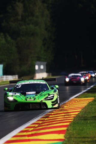 #3 - Mike Price / Callum Macleod - Optimum Motorsport - McLaren 720S GT3 Evo | SRO \ JEP