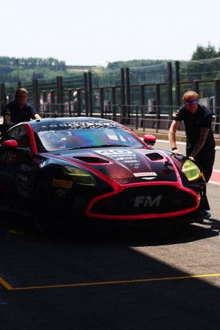 #40 - James Townsend / Joe Wheeler - Townsend Racing powered by Fox Motorsport - Aston Martin Vantage AMR GT4 Evo | SRO / JEP