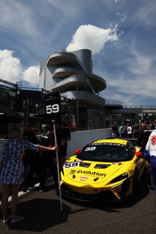 #59 - Luca Hopkinson / Josh Stanton - Optimum Motorsport - McLaren Artura GT4 | SRO \ JEP