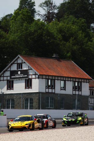 #59 - Luca Hopkinson / Josh Stanton - Optimum Motorsport - McLaren Artura GT4 | SRO \ JEP