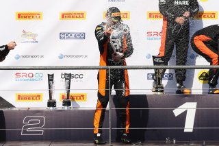 #77 - Ben Barnicoat - Optimum Motorsport - McLaren 720S GT3 Evo | SRO \ JEP