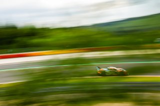 #77 - Morgan Tillbrook / Ben Barnicoat - Optimum Motorsport - McLaren 720S GT3 Evo | SRO / JEP