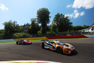 #77 - Morgan Tillbrook / Ben Barnicoat - Optimum Motorsport - McLaren 720S GT3 Evo | SRO / JEP