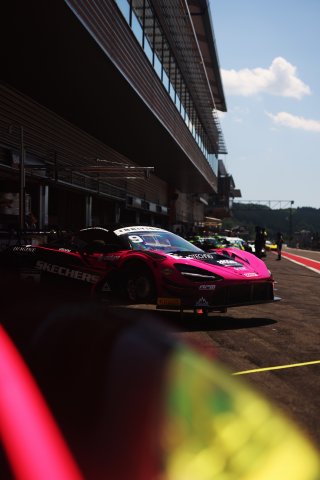#9 - Mark Smith / Martin Plowman - Paddock Motorsport - McLaren 720S GT3 Evo
 | SRO \ JEP