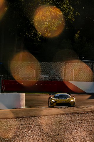 #90 - Marc Warren / Jack Brown - Optimum Motorsport - McLaren 720S GT3 Evo | SRO / JEP