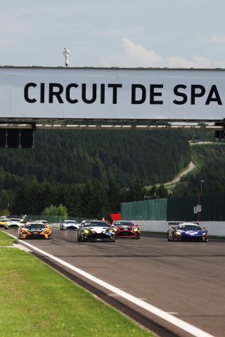 #97 - John Hartshorne / Ronan Pearson - GBR Stratton Motorsport - Aston Martin Vantage AMR GT4 Evo | SRO / JEP