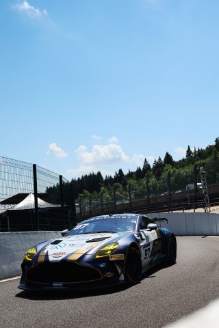#97 - John Hartshorne / Ronan Pearson - GBR Stratton Motorsport - Aston Martin Vantage AMR GT4 Evo | SRO / JEP