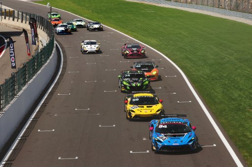 #84 - Revie Lake / Blake Angliss - Paddock Motorsport - McLaren Artura GT4 Leads Race Start | SRO \ JEP