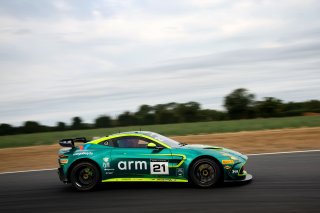 #21 - Will Orton / Jessica Hawkins - MK Racing - Aston Martin Vantage AMR GT4 Evo | SRO / JEP