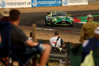#21 - Will Orton / Jessica Hawkins - MK Racing - Aston Martin Vantage AMR GT4 Evo | SRO / JEP