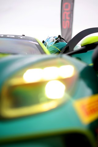 #21 - Will Orton / Jessica Hawkins - MK Racing - Aston Martin Vantage AMR GT4 Evo | SRO / JEP
