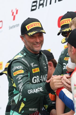 #27 - Darren Turner - Grange Racing with FSR - Aston Martin Vantage AMR GT4 Evo | SRO / JEP