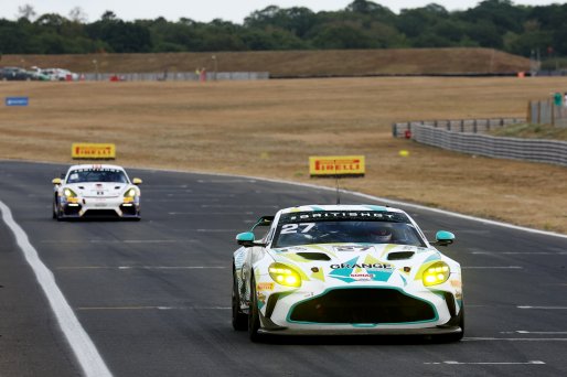 #27 - Daniel Lavery / Darren Turner - Grange Racing with FSR - Aston Martin Vantage AMR GT4 Evo | SRO / JEP