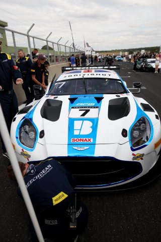 #7 - Andrew Howard / Ross Gunn - Beechdean Motorsport Ltd - Aston Martin Vantage AMR GT3 Evo | SRO / JEP