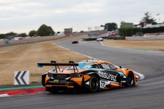 #77 - Morgan Tillbrook / Ben Barnicoat - Optimum Motorsport - McLaren 720S GT3 Evo | SRO / JEP
