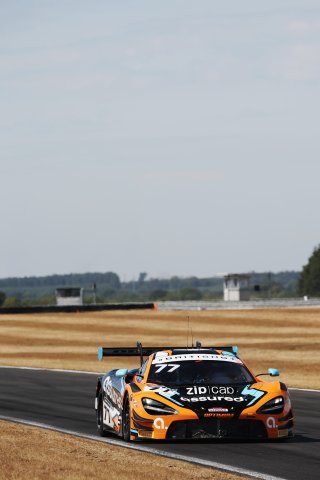 #77 - Morgan Tillbrook / Ben Barnicoat - Optimum Motorsport - McLaren 720S GT3 Evo | SRO / JEP