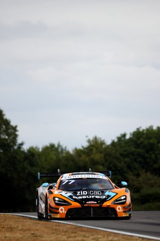 #77 - Morgan Tillbrook / Ben Barnicoat - Optimum Motorsport - McLaren 720S GT3 Evo | SRO / JEP