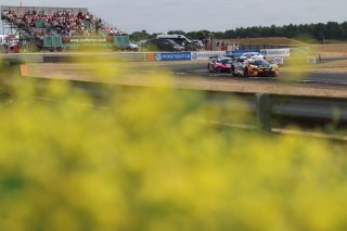 #77 - Morgan Tillbrook / Ben Barnicoat - Optimum Motorsport - McLaren 720S GT3 Evo | SRO / JEP