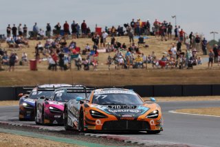 #77 - Morgan Tillbrook / Ben Barnicoat - Optimum Motorsport - McLaren 720S GT3 Evo | SRO / JEP