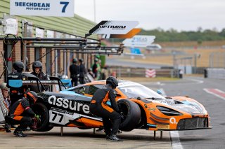 #77 - Morgan Tillbrook / Ben Barnicoat - Optimum Motorsport - McLaren 720S GT3 Evo | SRO / JEP