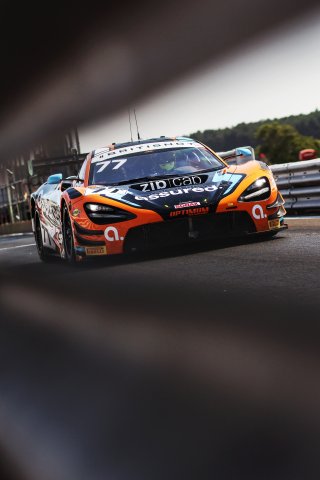 #77 - Morgan Tillbrook / Ben Barnicoat - Optimum Motorsport - McLaren 720S GT3 Evo | SRO / JEP
