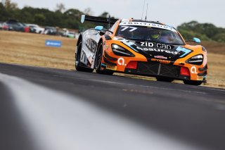 #77 - Morgan Tillbrook / Ben Barnicoat - Optimum Motorsport - McLaren 720S GT3 Evo | SRO / JEP