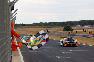 #77 - Morgan Tillbrook / Ben Barnicoat - Optimum Motorsport - McLaren 720S GT3 Evo | SRO / JEP