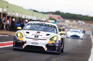 #8 - Ian Duggan / Tom Bradshaw - Toro Verde GT - Porsche 718 Cayman GT4 RS CS | SRO / JEP