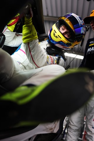 #84 - Blake Angliss - Paddock Motorsport - McLaren Artura GT4 | SRO / JEP