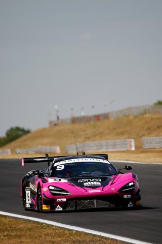 #9 - Mark Smith / Martin Plowman - Paddock Motorsport - McLaren 720S GT3 Evo | SRO / JEP