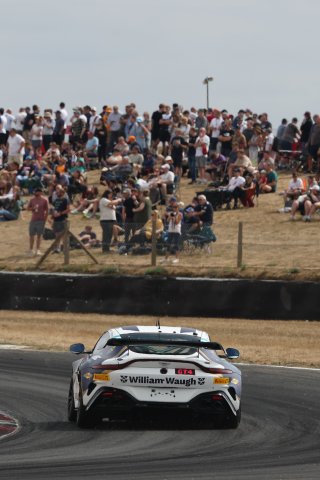 #97 - John Hartshorne / Jonny Adam - Stratton Motorsport - Aston Martin Vantage AMR GT4 Evo | SRO / JEP