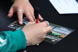 Pit walk and autograph session | SRO / JEP