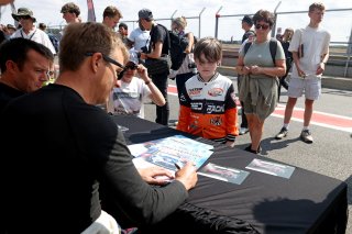 Pit walk and autograph session | SRO / JEP