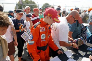 Pit walk and autograph session | SRO / JEP