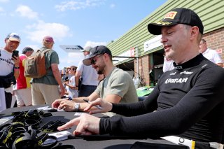 Pit walk and autograph session | SRO / JEP