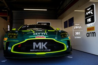 #21 - MK Racing - Will ORTON - Jessica HAWKINS - Aston Martin Vantage AMR GT4 EVO | SRO / JEP