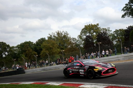 #40 - Townsend Racing powered by Fox Motorsport - James TOWNSEND - Aston Martin Vantage AMR GT4 EVO | SRO / JEP