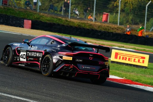 #40 - Townsend Racing powered by Fox Motorsport - James TOWNSEND - Aston Martin Vantage AMR GT4 EVO | SRO / JEP
