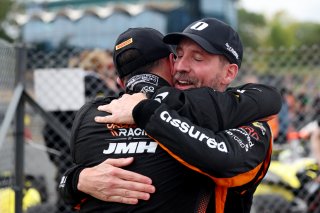 #67 - Marcus Clutton - Orange Racing by JMH - McLaren 720S GT3 Evo and #77 - Morgan Tillbrook - Optimum Motorsport - McLaren 720S GT3 Evo | SRO / JEP