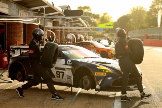 #97 - GBR Stratton Motorsport - John HARTSHORNE - Jordan COLLARD - Aston Martin Vantage AMR GT4 EVO | SRO / JEP