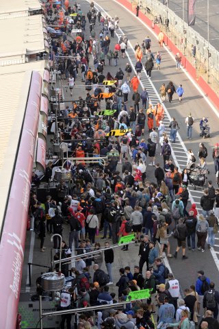Fans at Brands Hatch | SRO / JEP