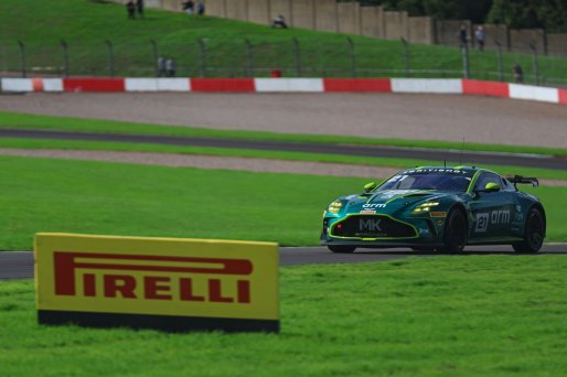 #21 - Will Orton / Jessica Hawkins - MK Racing - Aston Martin Vantage AMR GT4 Evo | SRO / JEP