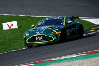#21 - Will Orton / Jessica Hawkins - MK Racing - Aston Martin Vantage AMR GT4 Evo | SRO / JEP