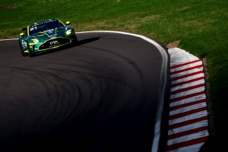 #21 - Will Orton / Jessica Hawkins - MK Racing - Aston Martin Vantage AMR GT4 Evo | SRO / JEP
